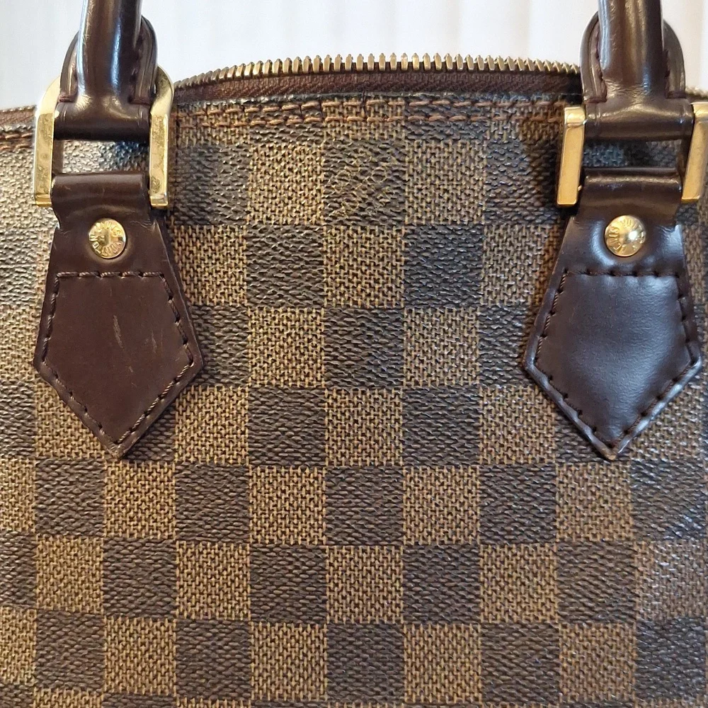 Louis Vuitton Alma - Picture 6 of 16